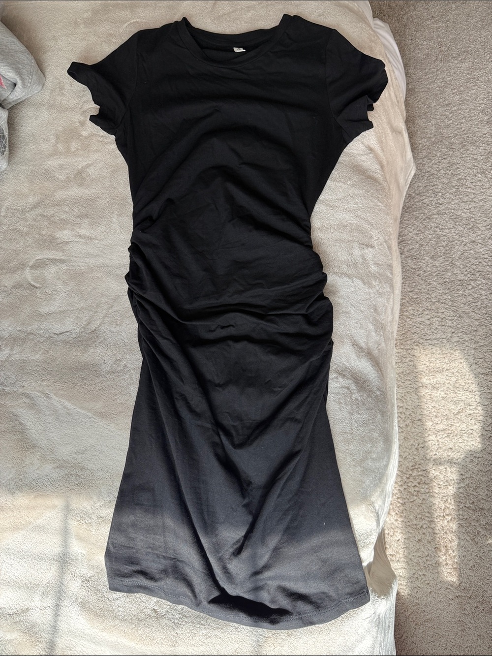 Black Short-Sleeve Ruched Bodycon Dress